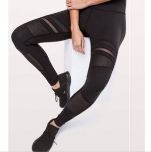 Lululemon Wunder Under Tight 28"InseamBlack Mesh Panel Full Length Sz 2 Legging